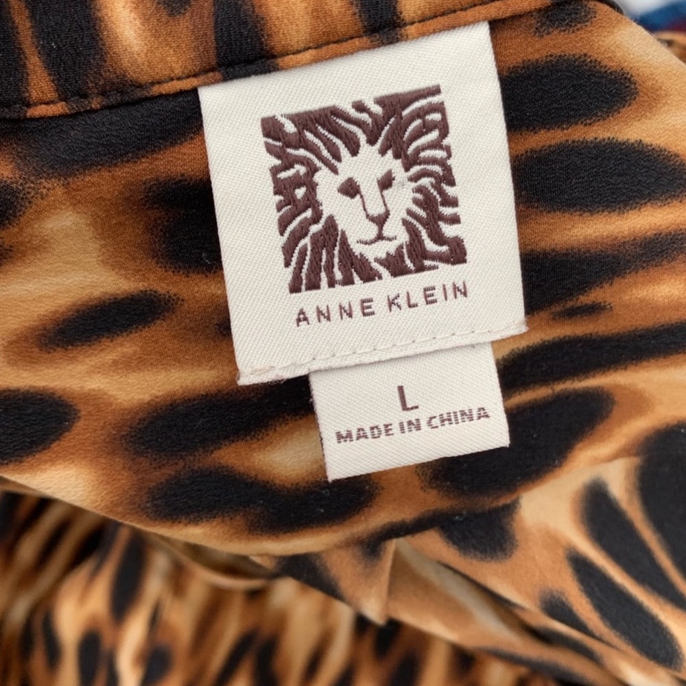 Leopard print button down - Picture 5 of 5